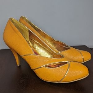 BNIB Bait Footwear Mustard Yellow Hindi Pumps vlv